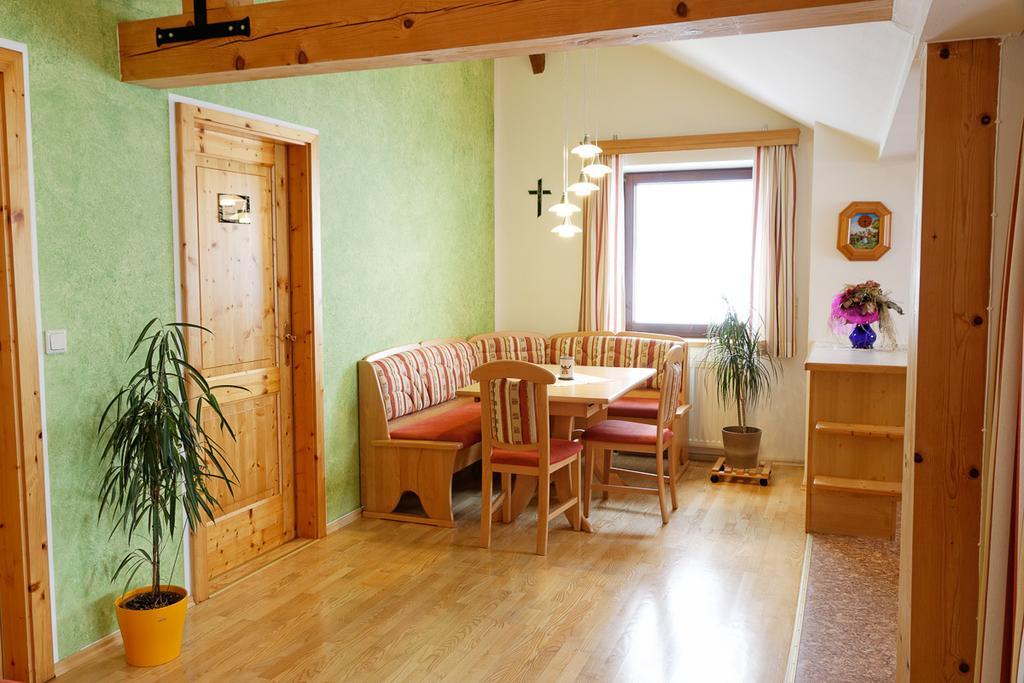 Hildegard Naturhaus Kirchberg bei Mattighofen Exterior foto